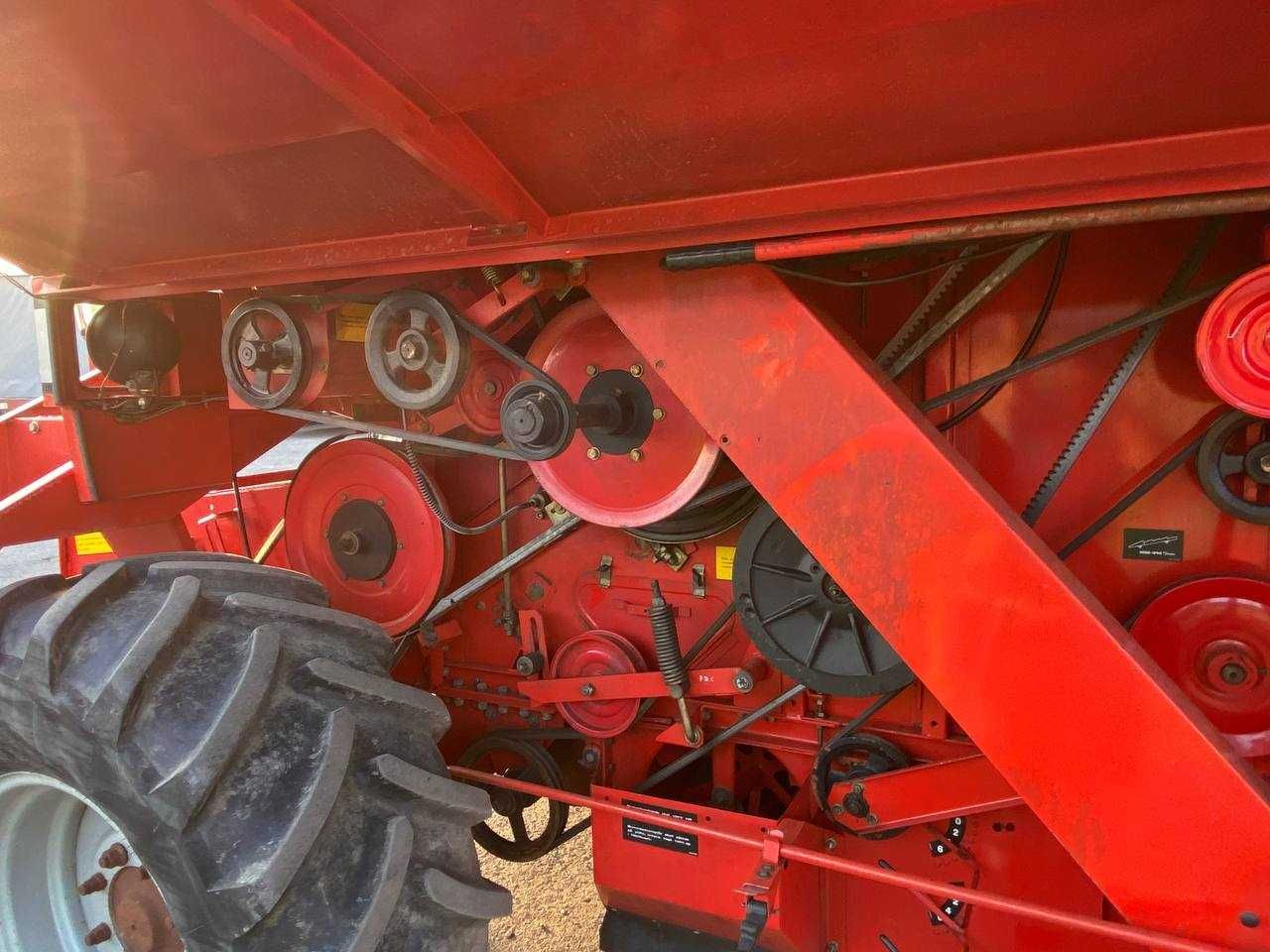 Свіжо привезений зерновий комбайн Massey Ferguson 21,Claas