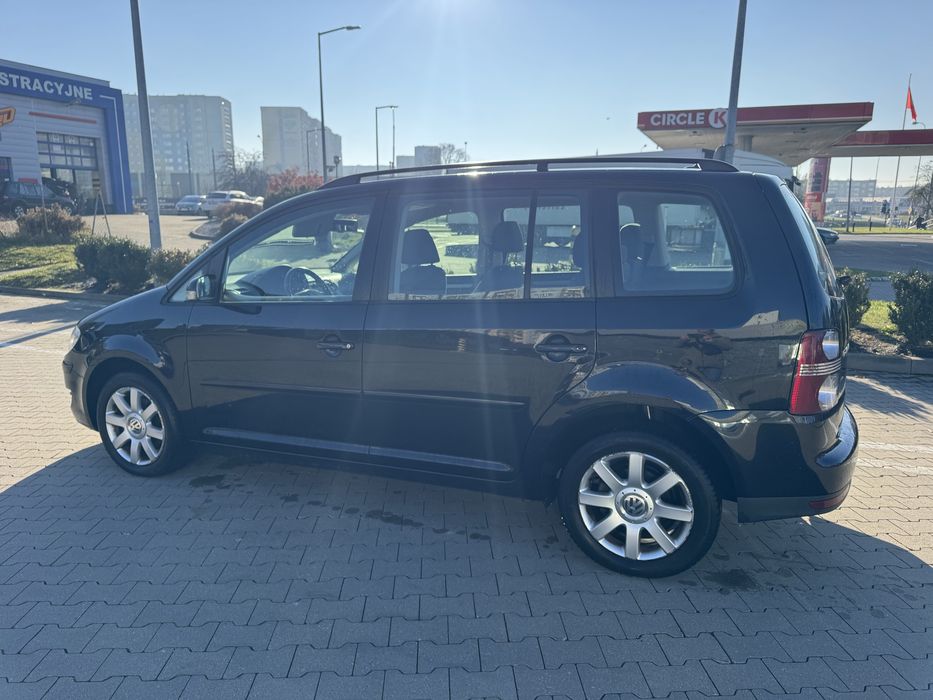 Volkswagen Touran 1.9 Diesel – 2009 r. – zadbany, bogate wyposażenie