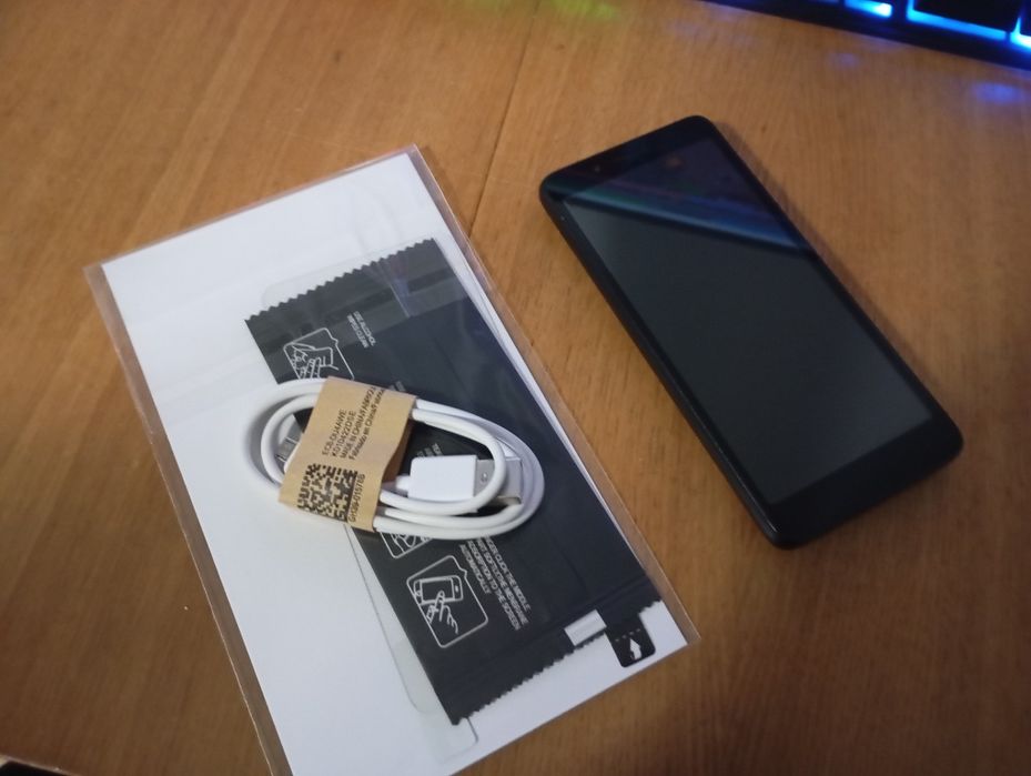 Smartphone Alcatel 1c czarny stan BDB (gratis szkło hartowane)