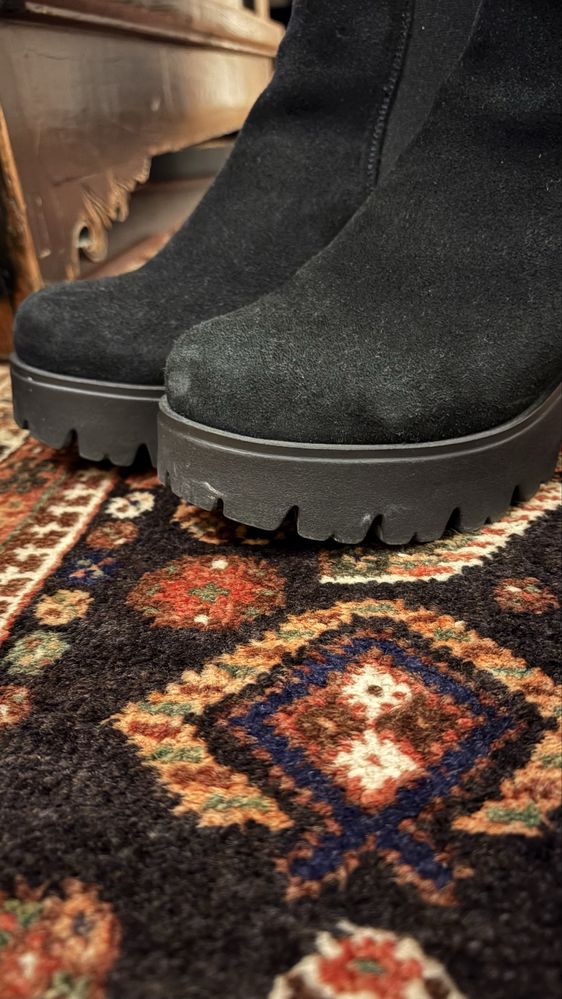 Botas em camurça