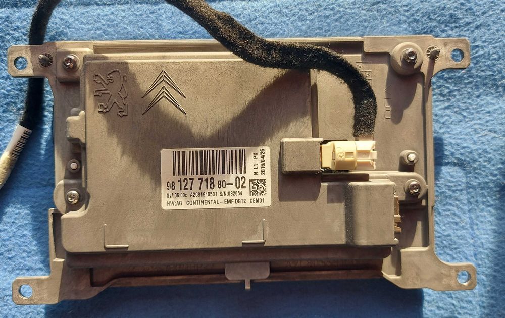 Магнітола з дісплеєм / навігація / телематіка SMEG+ до Peugeot 508.