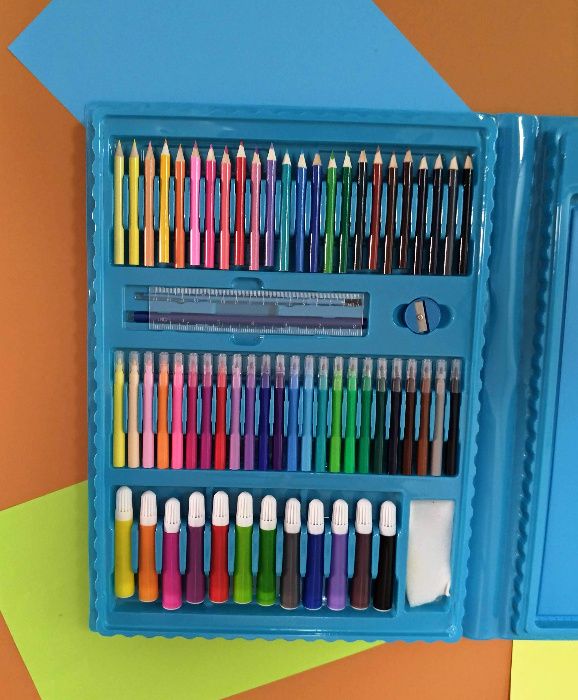Новий набір для малювання 208 предметів фломастери, фарби, олівці