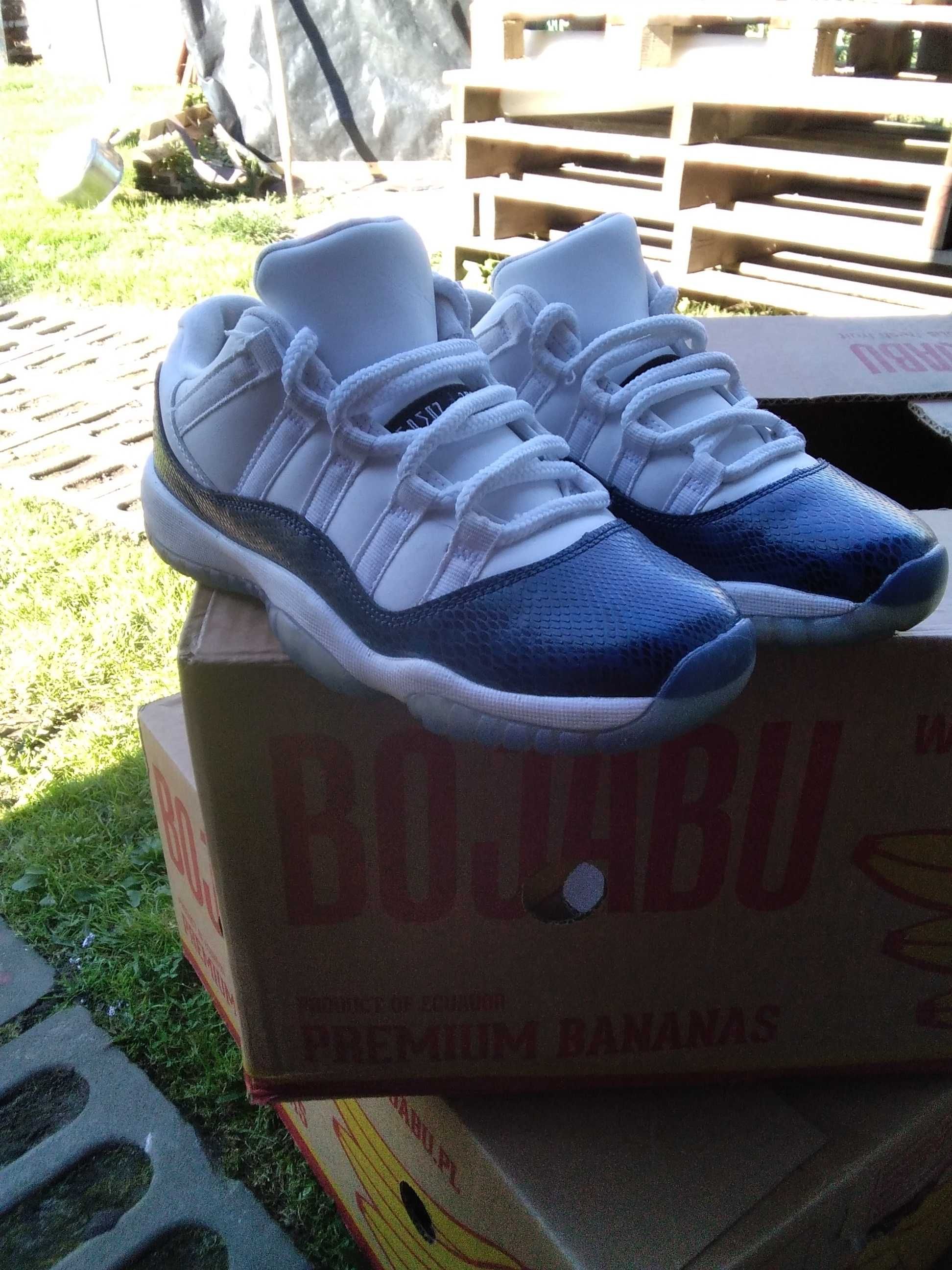 Air Jordan 11 Retro Low