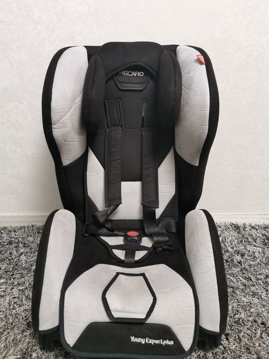 Дитяче авторкрісло Recaro
