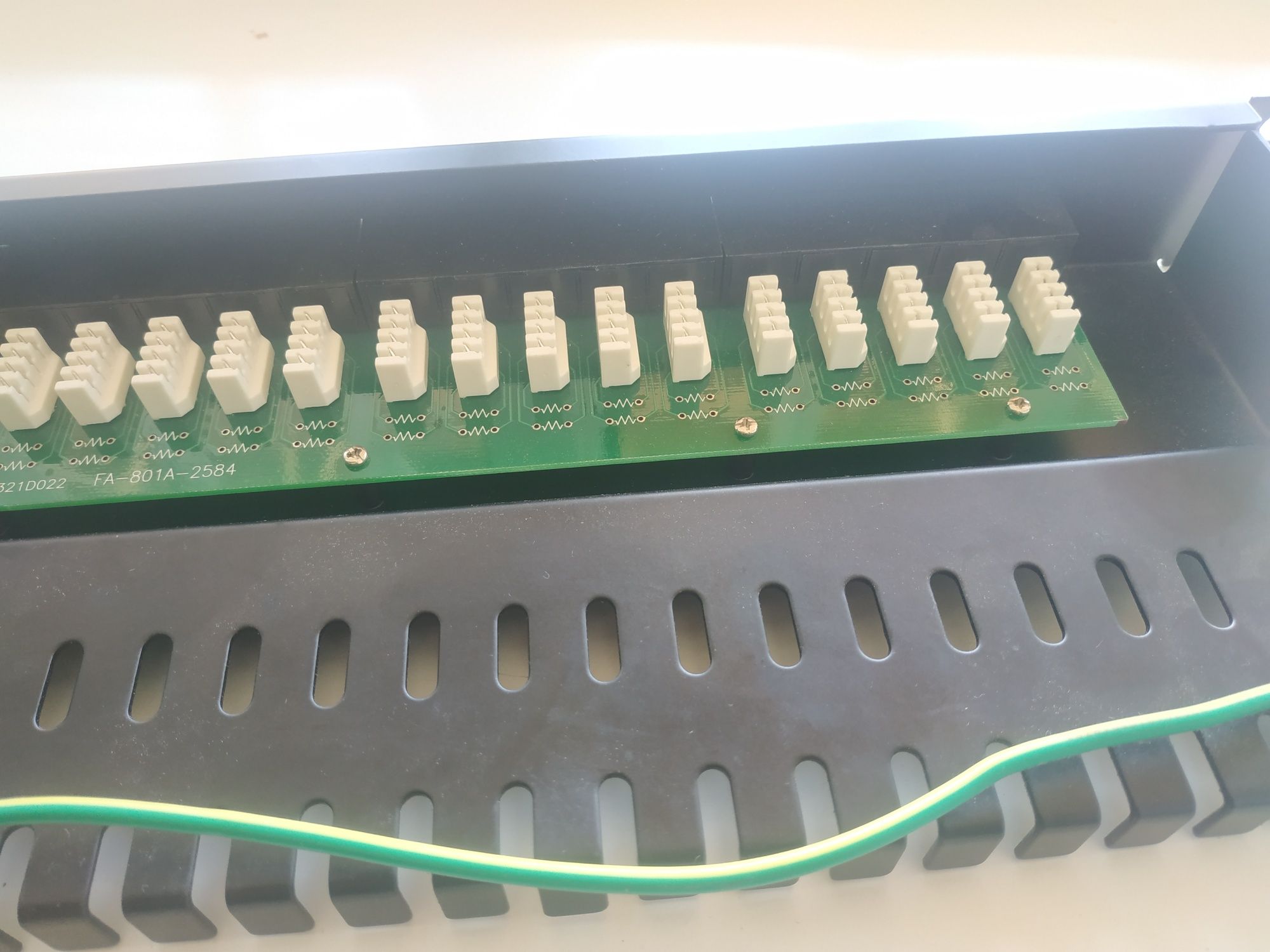 Патч-панель RJ-45 для телефонії (100 мб)