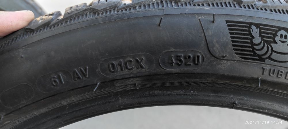 Резина зимова Michelin Pilot Alpin 5 235/45/19