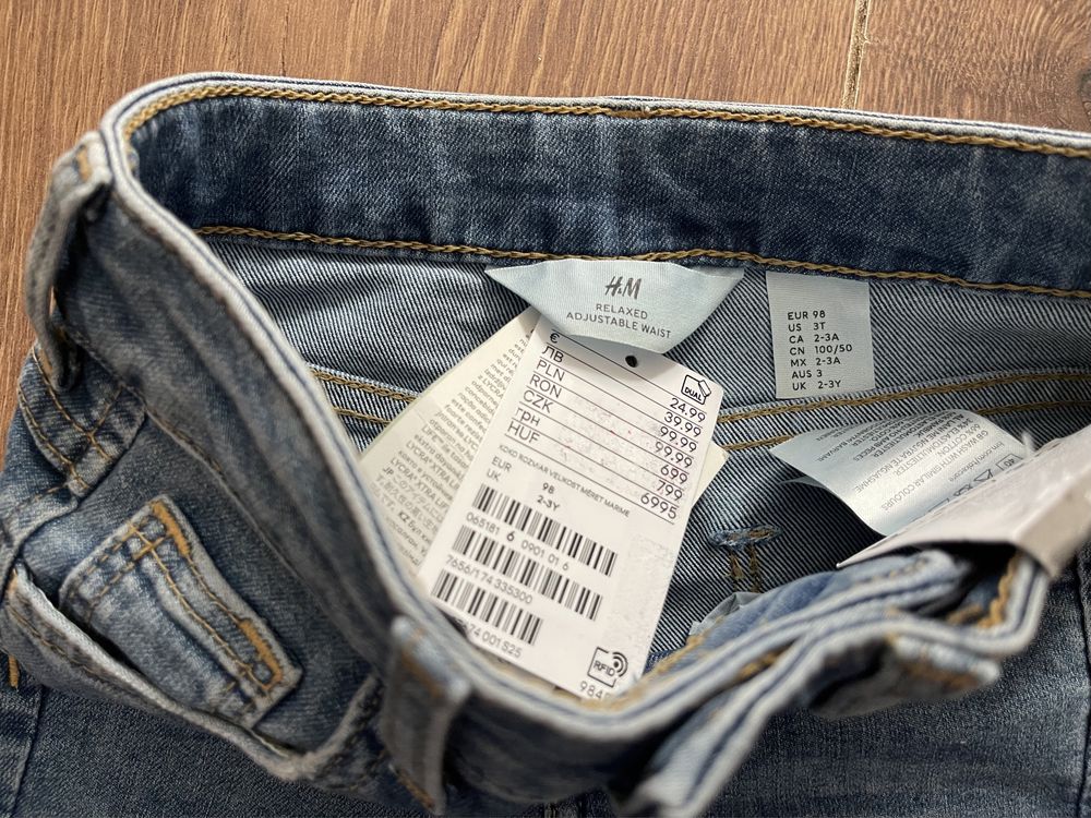 Spodnie jeansowe chłopięce H&M r. 98, dżinsy jeansy relaxed