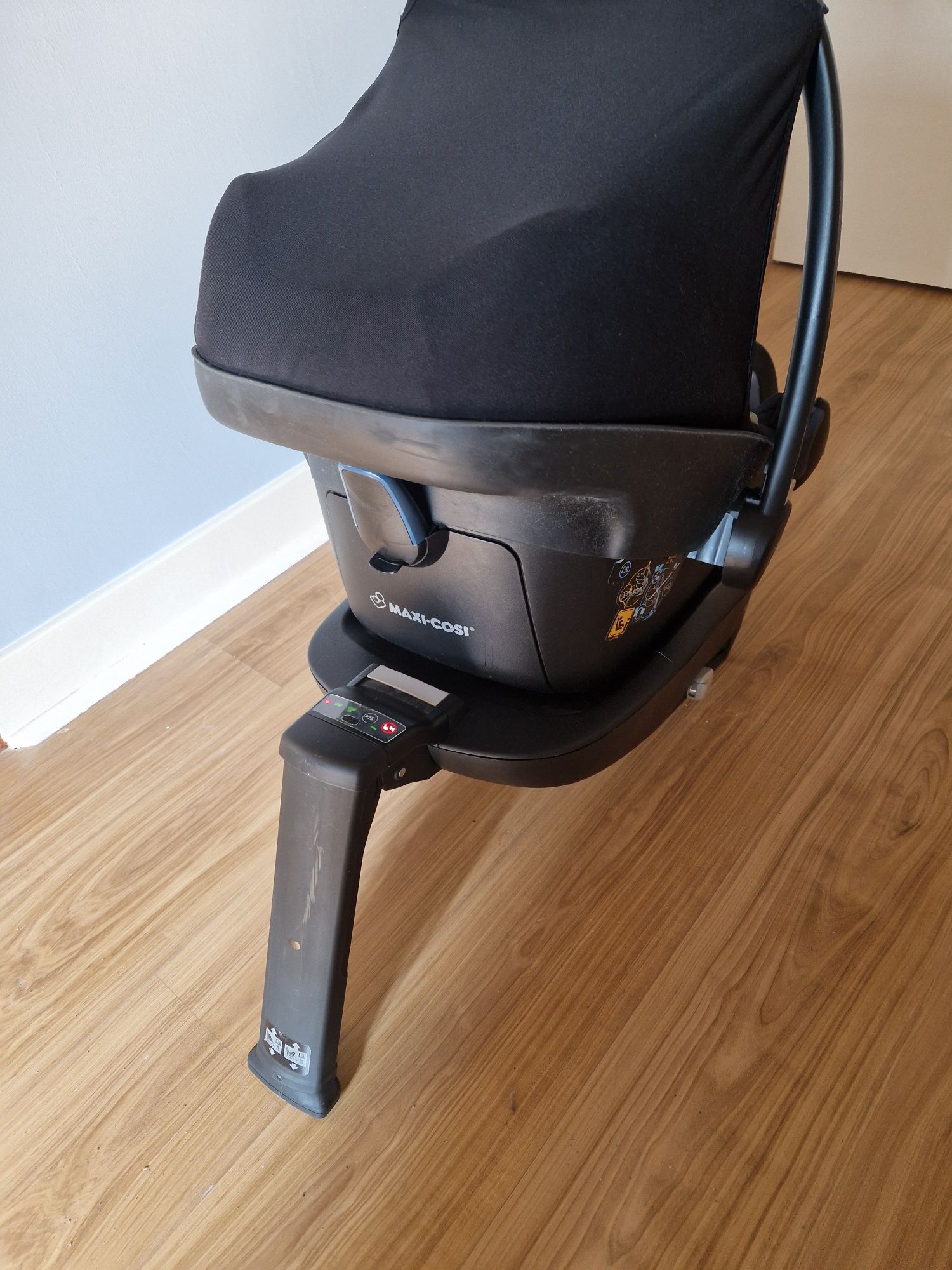 Fotelik Maxi Cosi Pebble Plus 0-13 z bazą Isofix