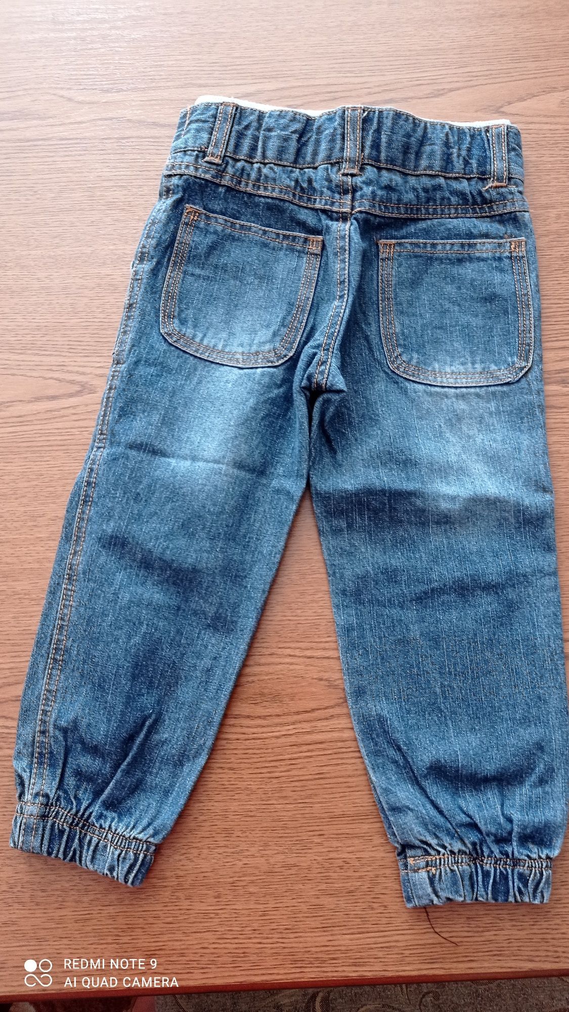 Sprzedam spodnie z jeansu na gumie, r. 98, stan bardzo dobry.