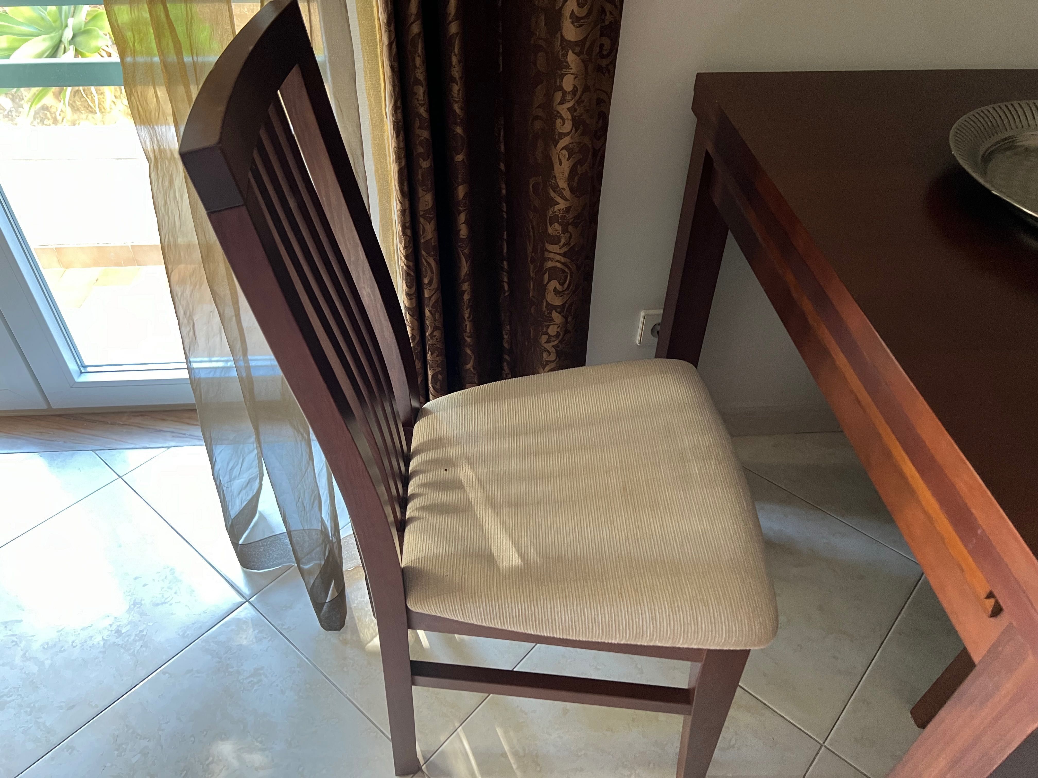 Mesa madeira com 4 cadeiras