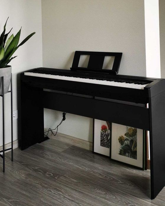 Стійка Yamaha L-85