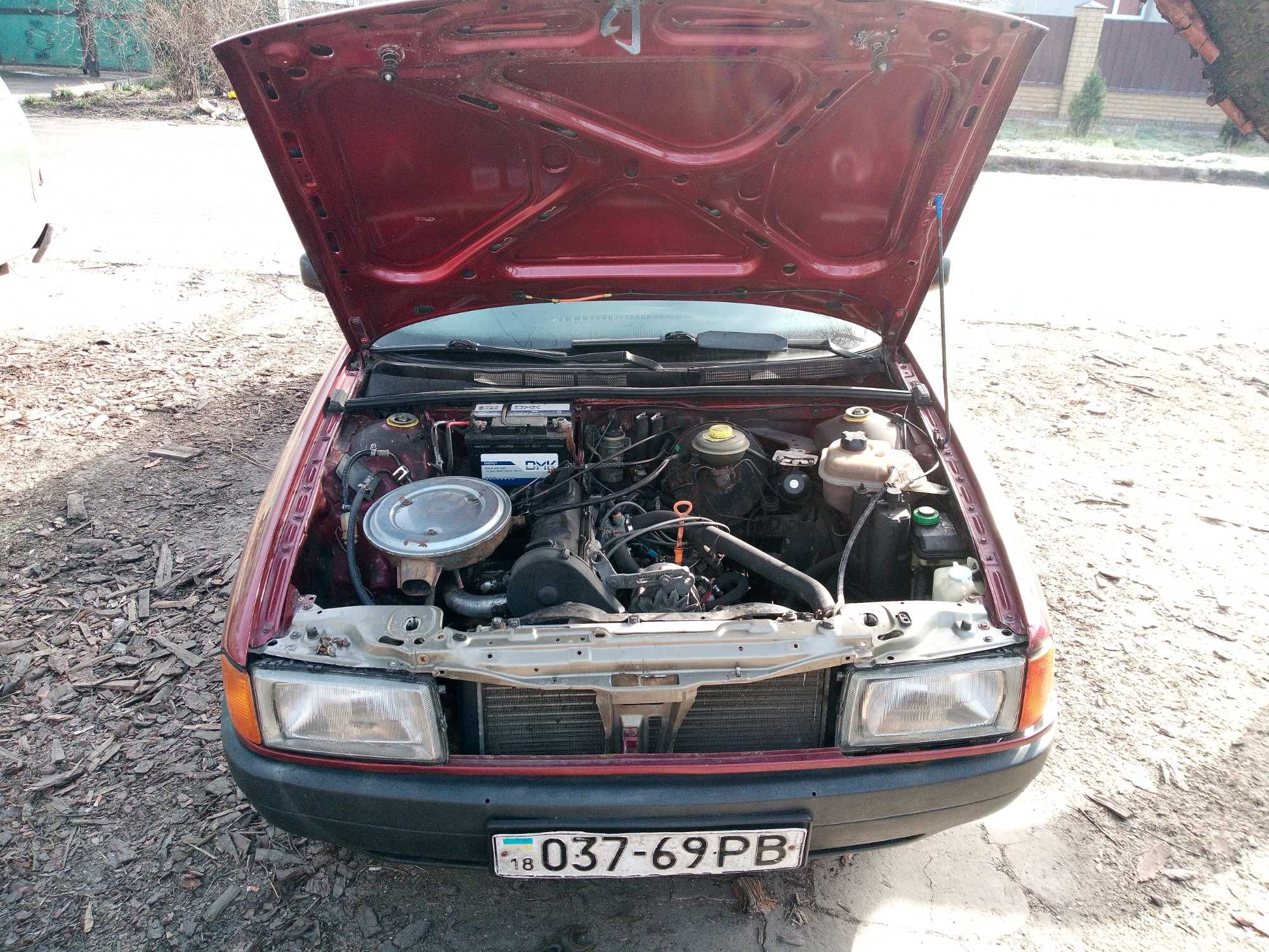 Audi 80 b3, 1.8 бензин