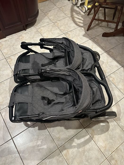 Продам коляску доя двойни ( прогулочная carrello)