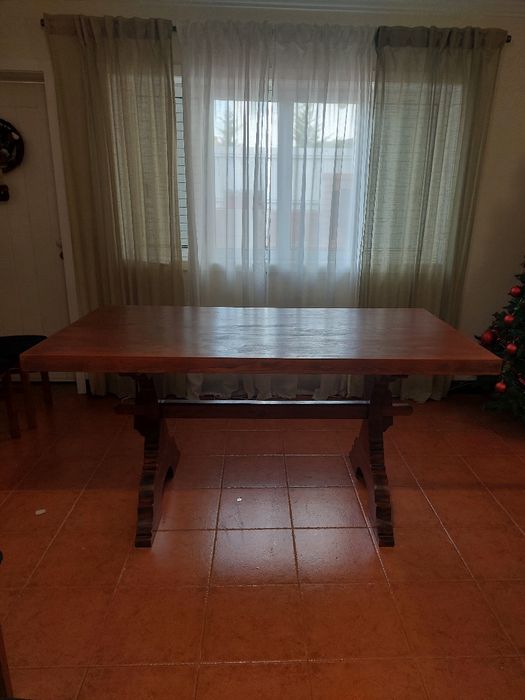 Mesa de sala com 6 cadeiras