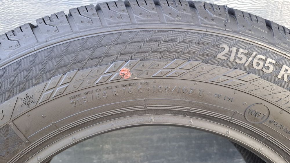 Continental 215/65 R16 C VanContact 4Season