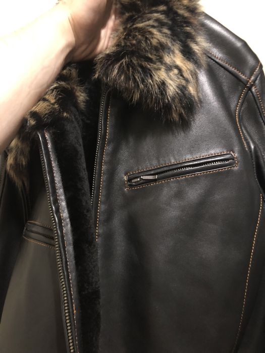 Шкіряна куртка з натуральним хутром