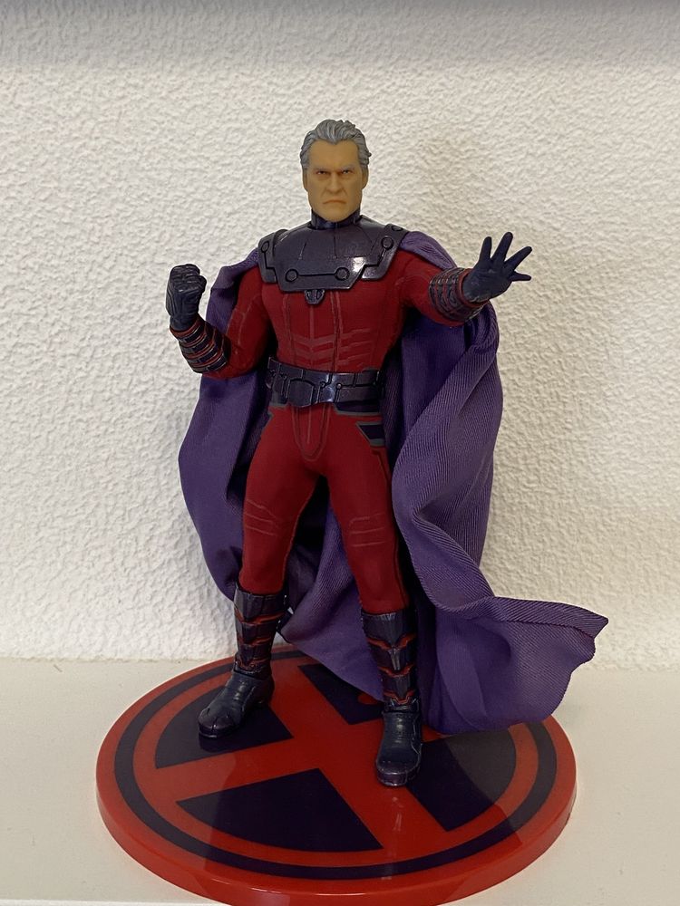 Mezco magneto фігурка магнето люди ікс Мезко Тойс