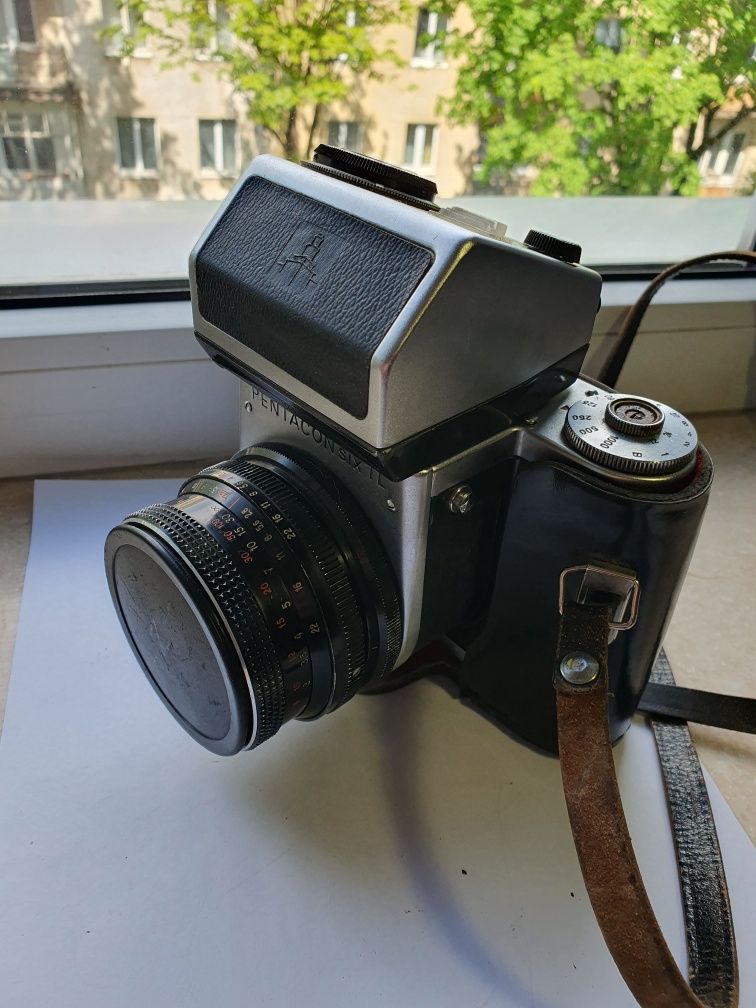 Pentacon Six TL з об'єктивом Carl Zeiss Jena DDR Biometar 2.8/80
