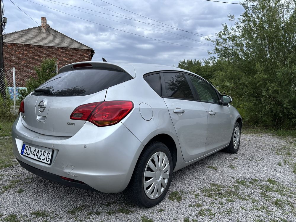OPEL ASTRA J 1.7 CDTI 110KM 2010r Navi Pakiet Zimowy NISKIE SPALANIE