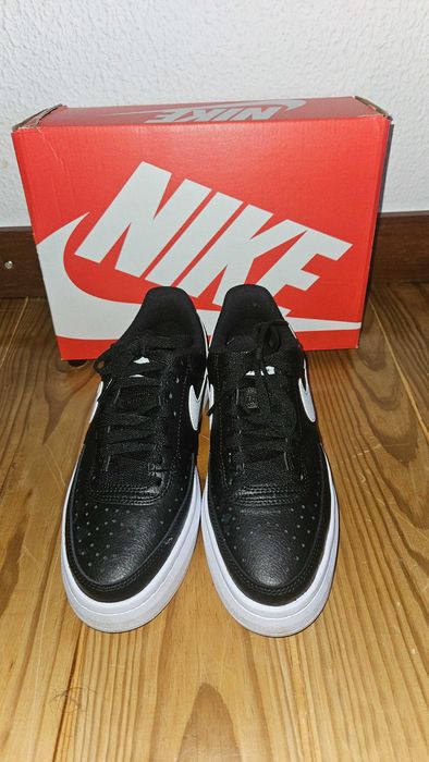 Sapatilhas Nike novas