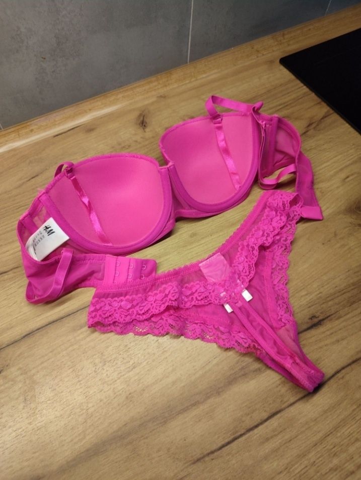 Komplet bielizny H&M biustonosz 75B plus stringi M