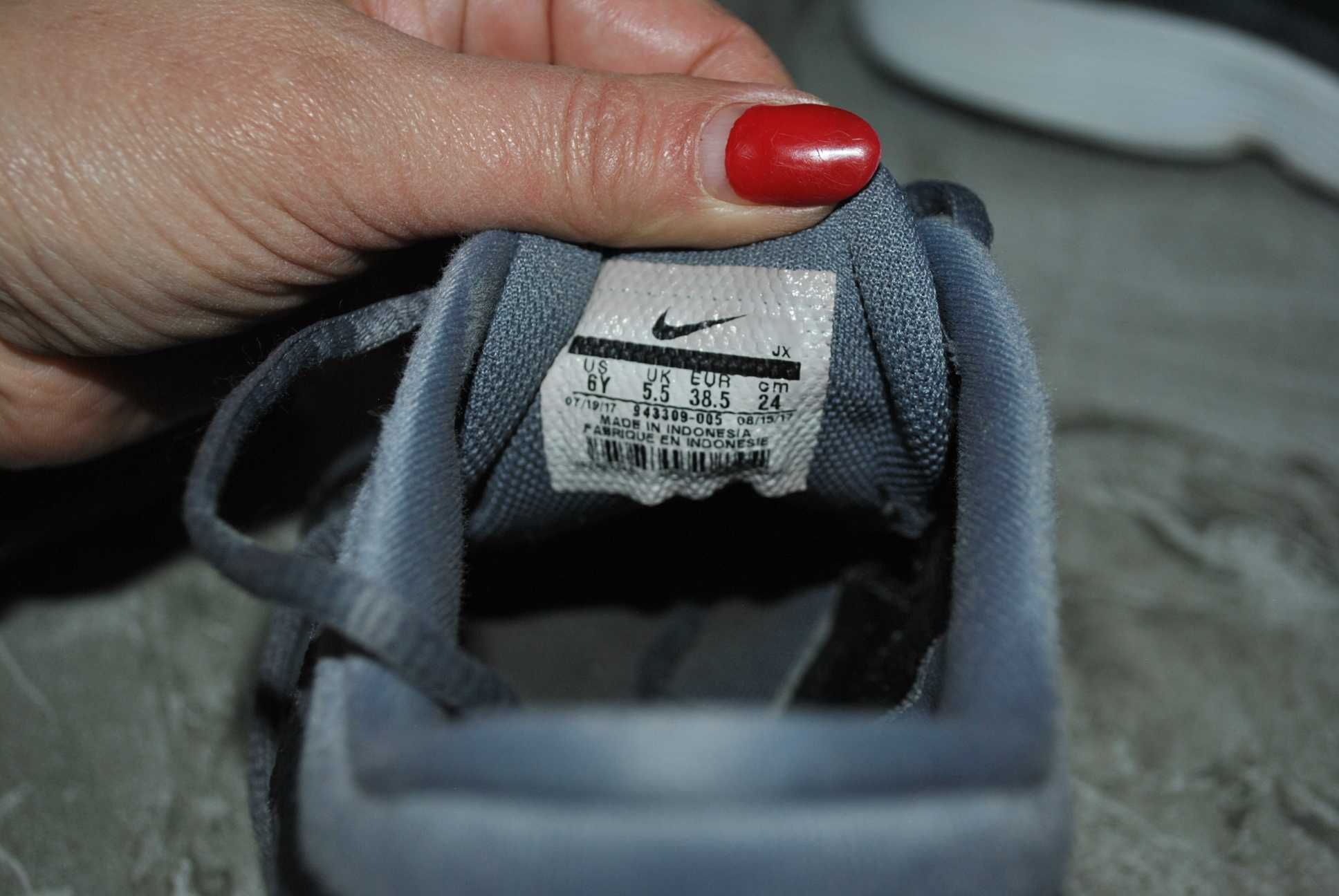 nike серые кроссовки 38 размер на мальчика