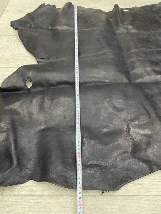 Телячья кожа черного кольору 0,9 м2