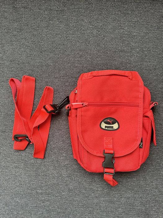 Bolsa PUMA usada em muito bom estado.