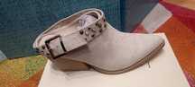 1 caixa de 12  pares de socas bej claro de tam 37- 41