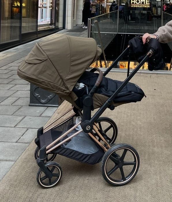 Cybex Priam 3в1+база для автокрісла, та аксесуари