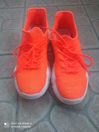Pomarańczowe buty damskie