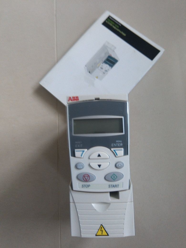 Falownik ACS355-03E-04A1-4