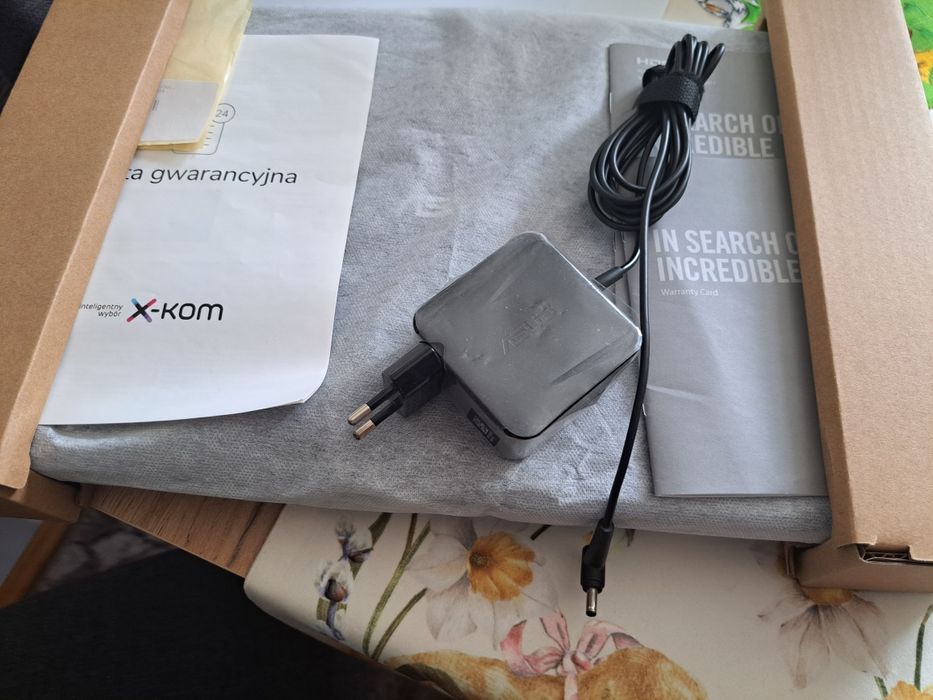 Laptop Asus R540Y, 15,6", 4GB, 240SSD, proc.AMD E1, stan idealny