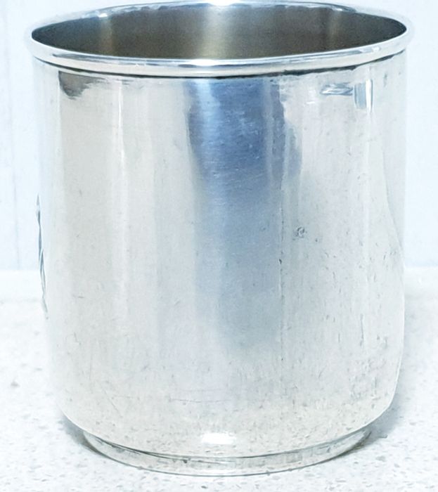 Amoroso antigo copo de criança com cãozinho em prata portuguesa