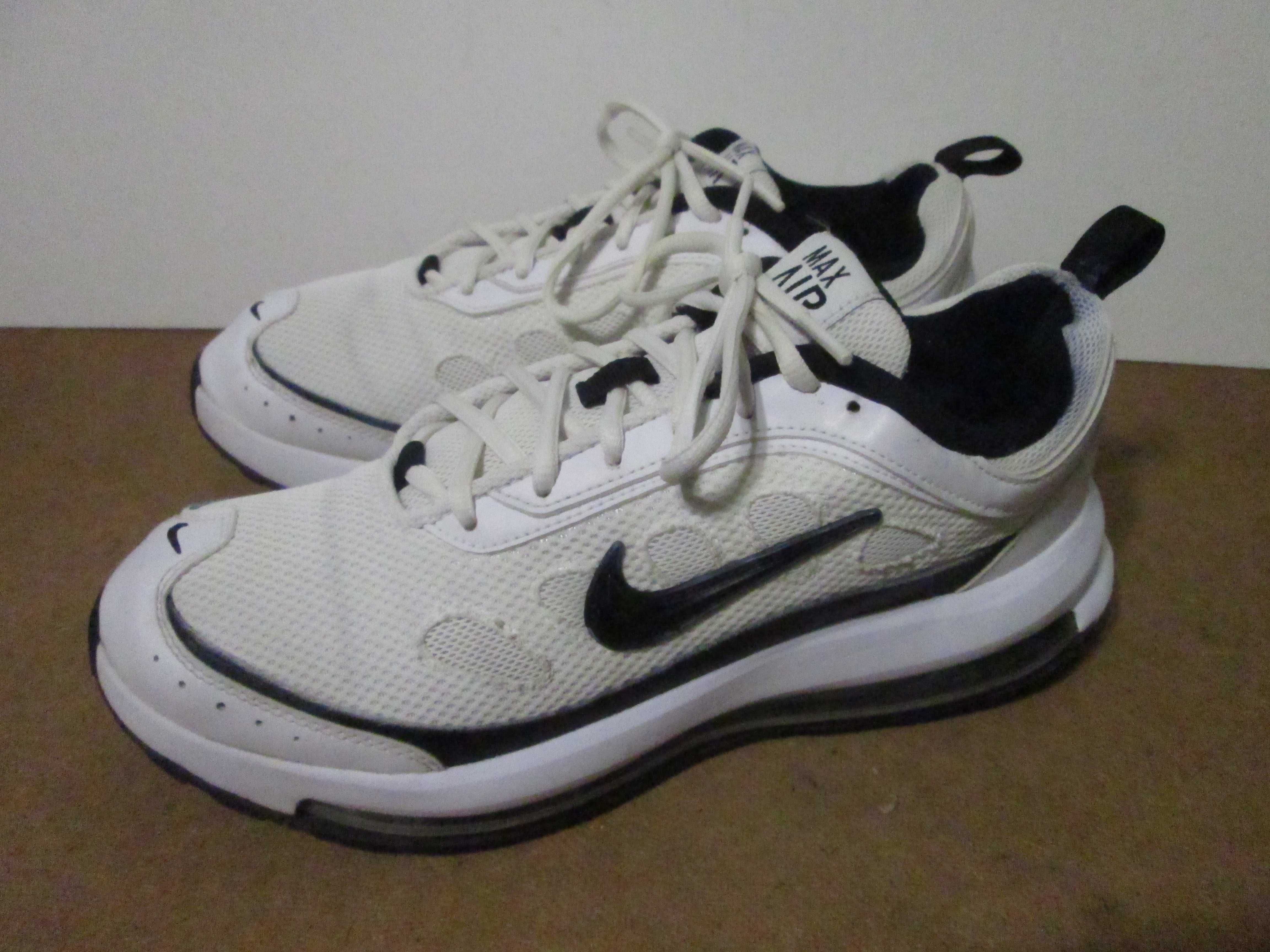 Кроссовки мужские Nike  42 размер