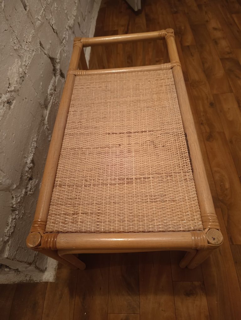 Gazetnik bambusowy/stolik. .