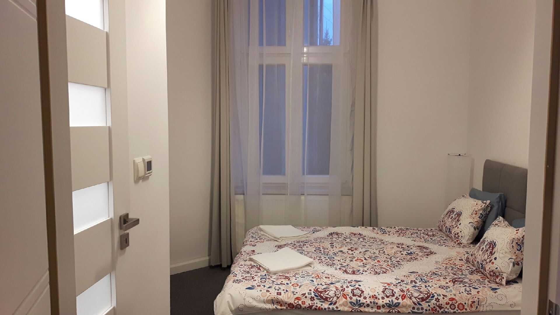 Pokoje z prywatnymi łazienkami w ścisłym centrum