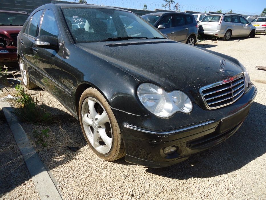 Mercedes C 220 cdi Avantgarde de 2005 só ás peças