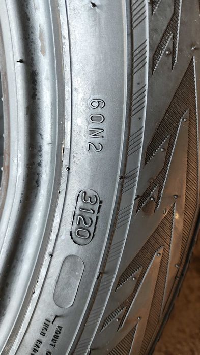 Шини/Резина/Колеса Nokian 225 55 R18 102H Зима