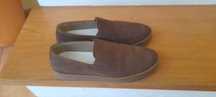 Sapatos camurça, sola borracha, extremamente confortáveis, novos