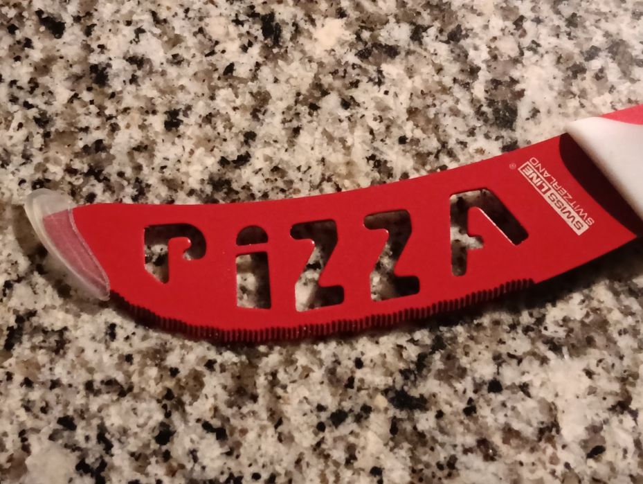 Faca para pizza em cerâmica Suiça
