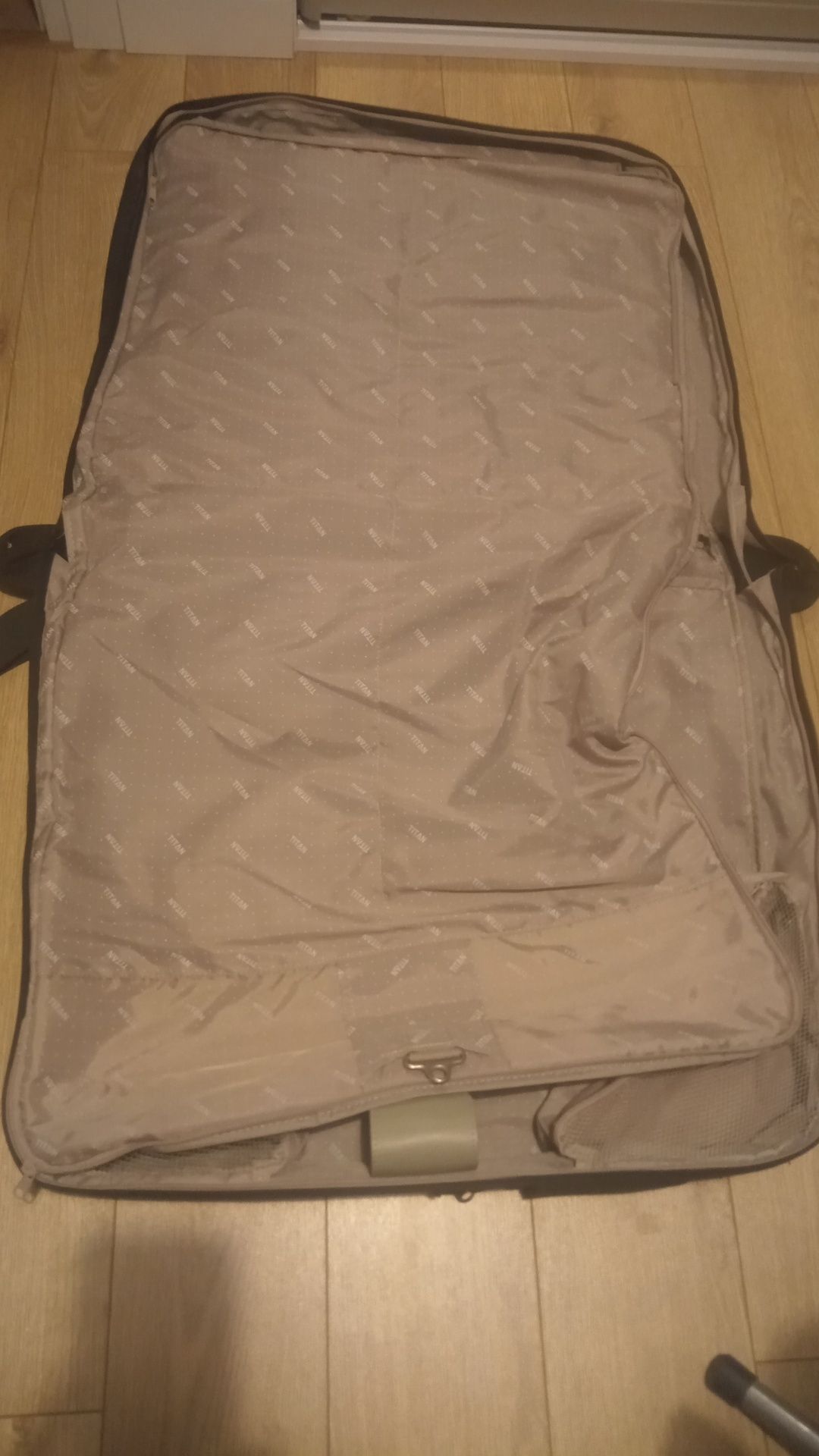 Pokrowiec na garnitur, torba podróżna Titan