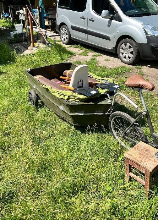 Лодка алюминиевая, мобильная, с тентом и съемными колёсами. 170см*80см