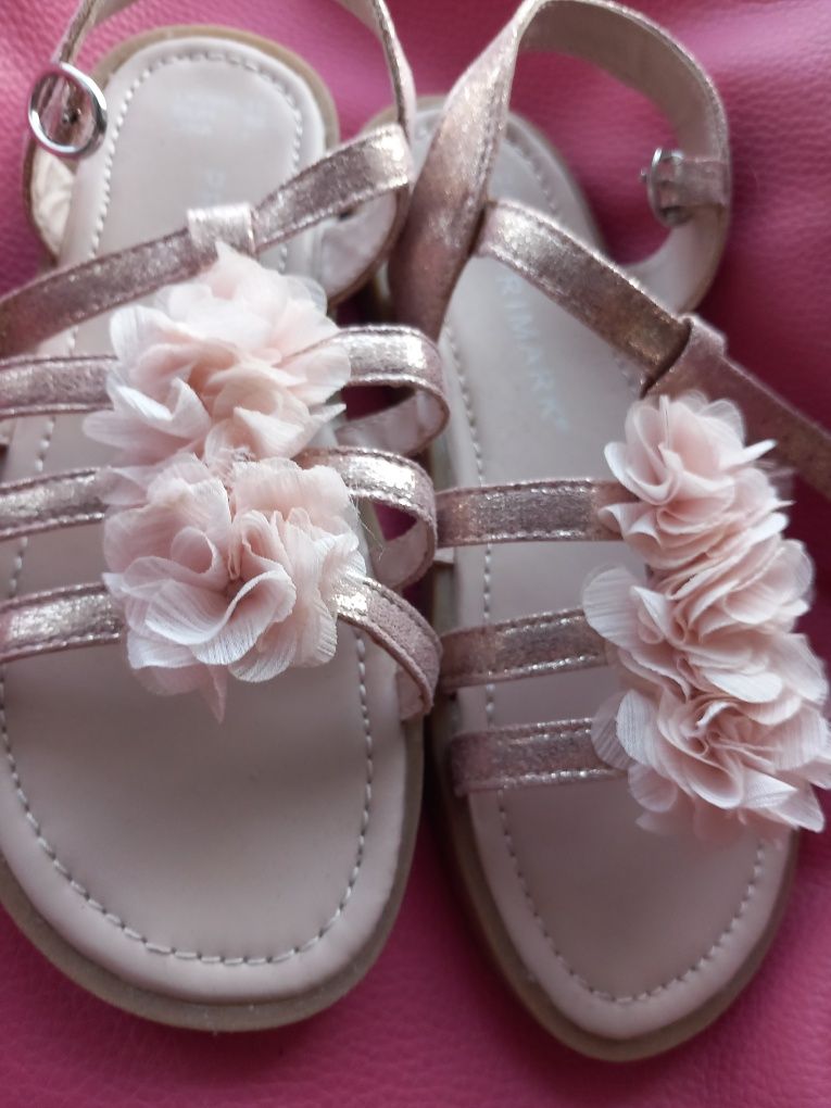 Sandalias novas 32