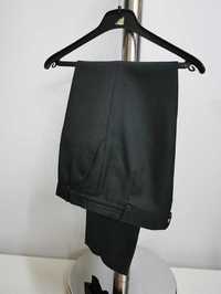 Czarne spodnie chłopięce garniturowe eleganckie