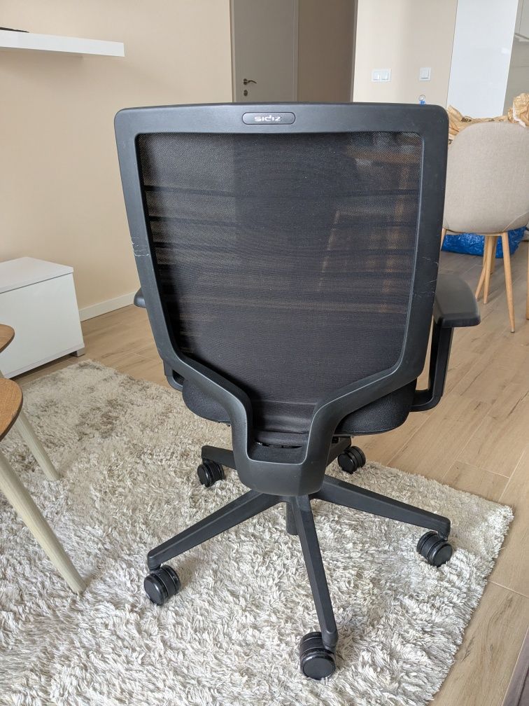 Ergonomiczne krzesło biurowe Sidiz T30