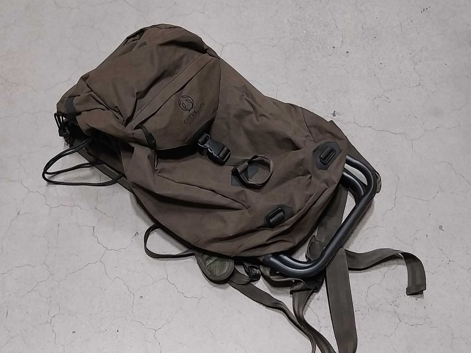 Plecak z siedziskiem Chevalier 35 L (716-035) Przecena