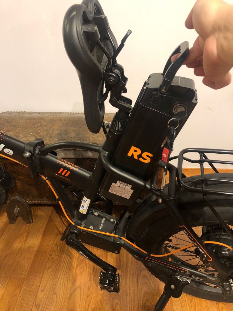 Bicicleta Elétrica Urbanglide Ebike-C7 Dobrável - Preto e Laranja