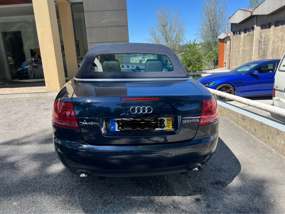 Audi A4 Cabrio cor azul