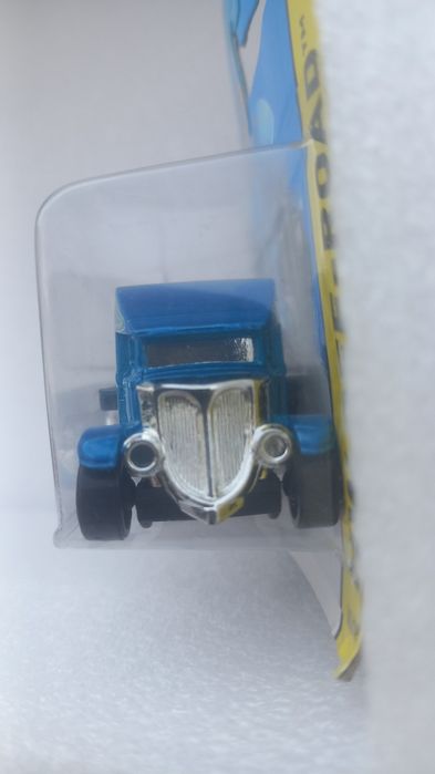 Fast-bed hauler hot wheels